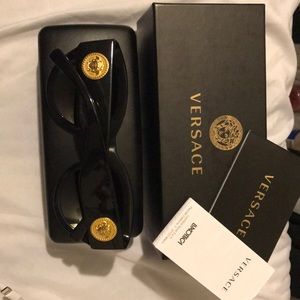 Versace sunglasses 🕶